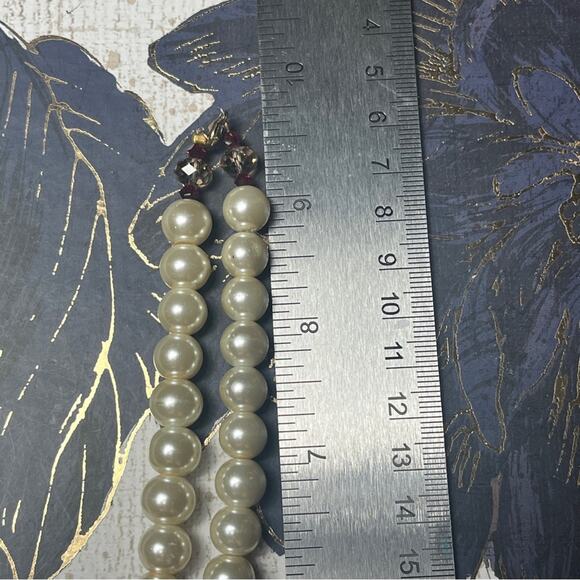 SOLD Vintage Handmade Chunky Cream Pearl and Red Beaded Necklace - Picture 9 of 9